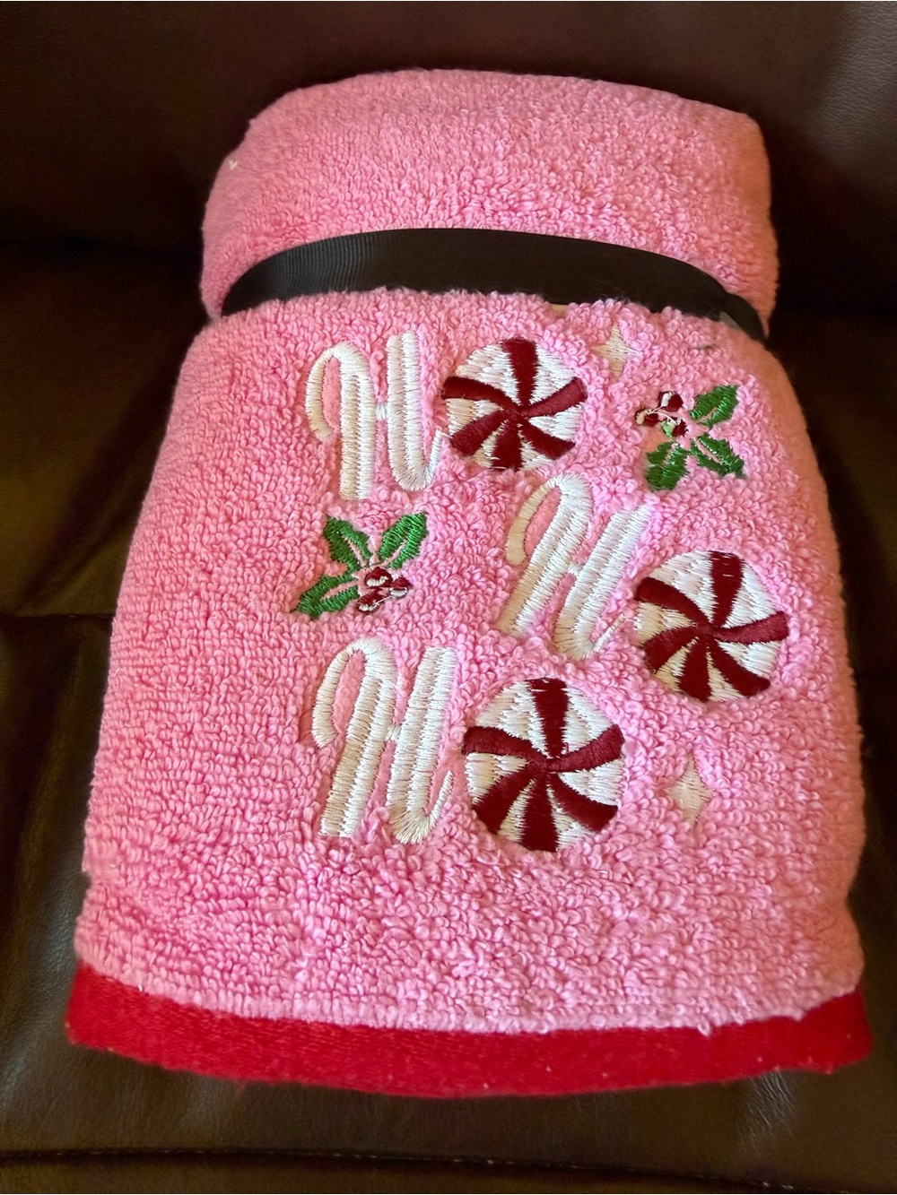 Betsey Johnson Pink Embroidered Peppermint Holiday 2 Pack Hand Towels NWT